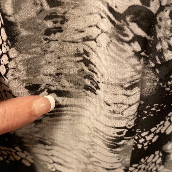 Cabi #988 Snakeskin Blouse, size medium - Picture 7 of 8